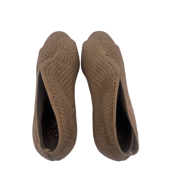 Vince Camuto Kainan Open Toe Bootie Tan Brown Sz 8 NWOT - Picture 10 of 12